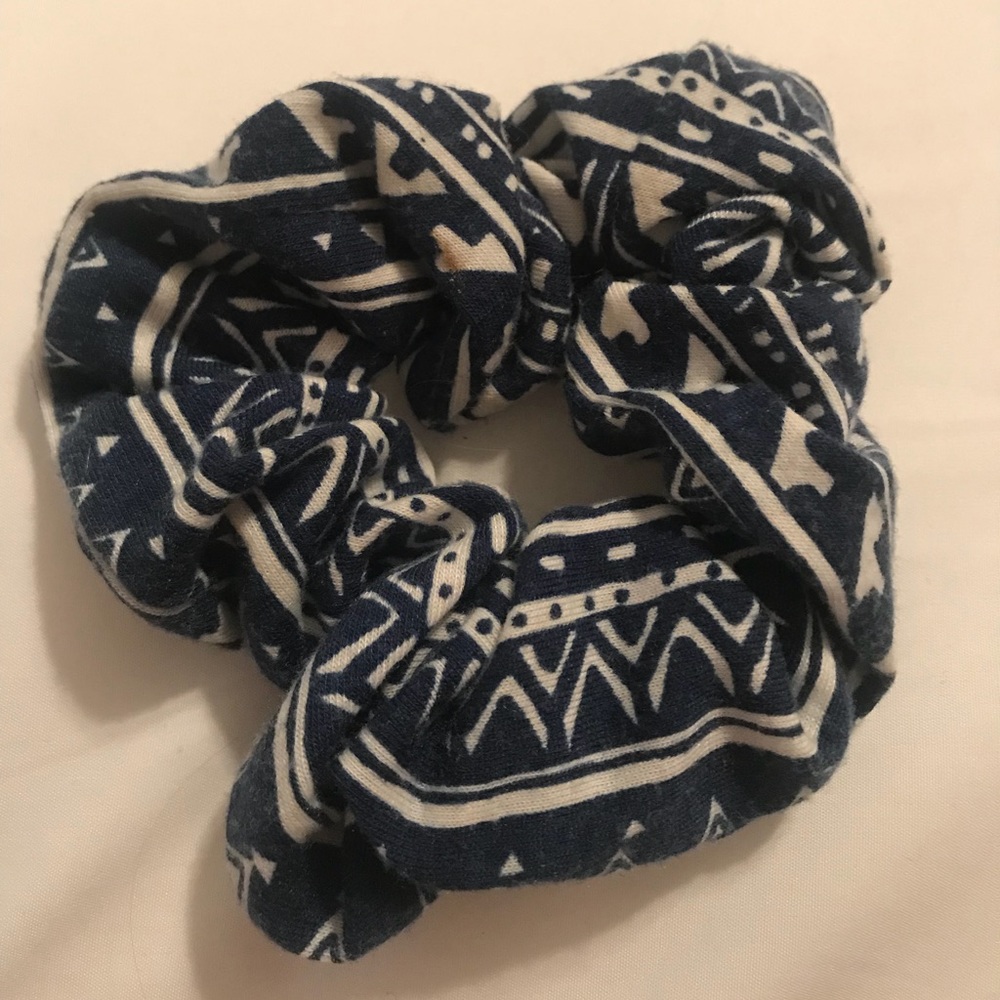 Scrunchie - Picture 2 of 2